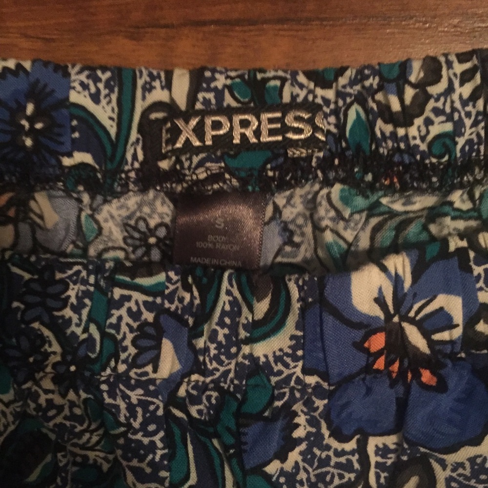 5/$25 Express Boho Festival Shorts - Picture 2 of 4